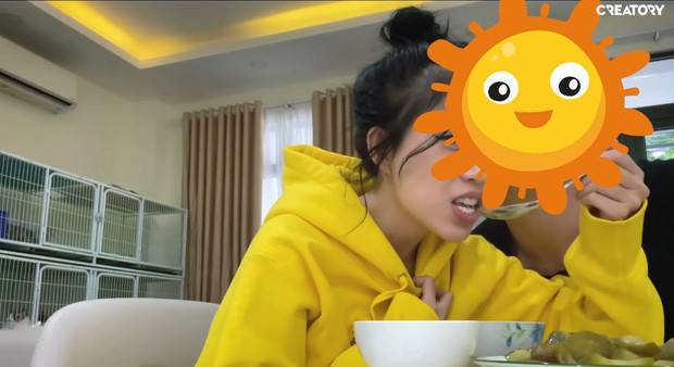 Chưa hết, trong các video gần đây trên YouTube của Linh Ngọc Đàm, người yêu mới có tên H.N cũng liên tục xuất hiện.