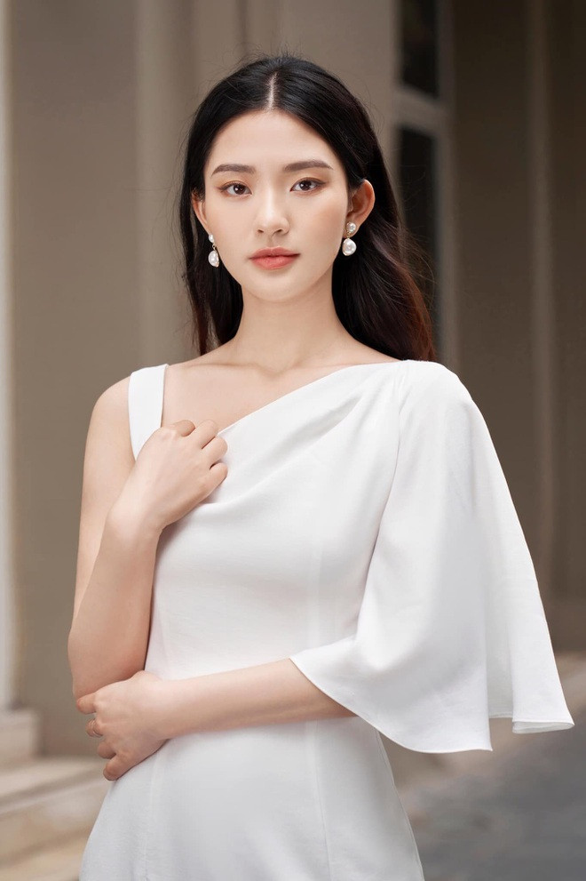 Nguyễn Công Phương Mai (sinh năm 1998, Hà Nội) đang là hot girl được chú ý tại cuộc thi ảnh online Hoa hậu Hoàn vũ Việt Nam 2021.