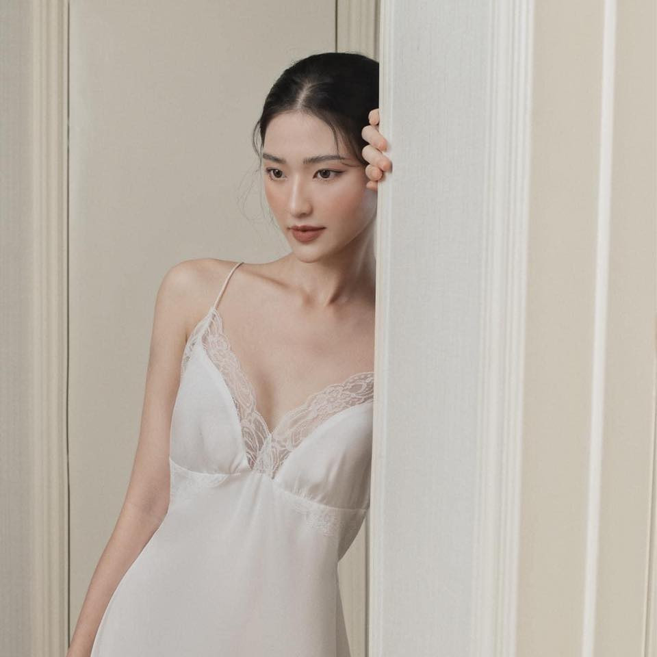 Gái xinh 9x từng tham gia cuộc thi Miss Tourism Vietnam và góp mặt ở Top 30 chung cuộc. Hiện tại, Phương Mai là một người mẫu thời trang.