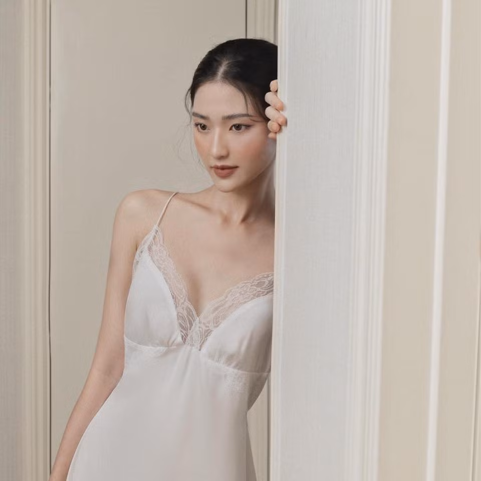 Gái xinh 9x từng tham gia cuộc thi Miss Tourism Vietnam và góp mặt ở Top 30 chung cuộc. Hiện tại, Phương Mai là một người mẫu thời trang.