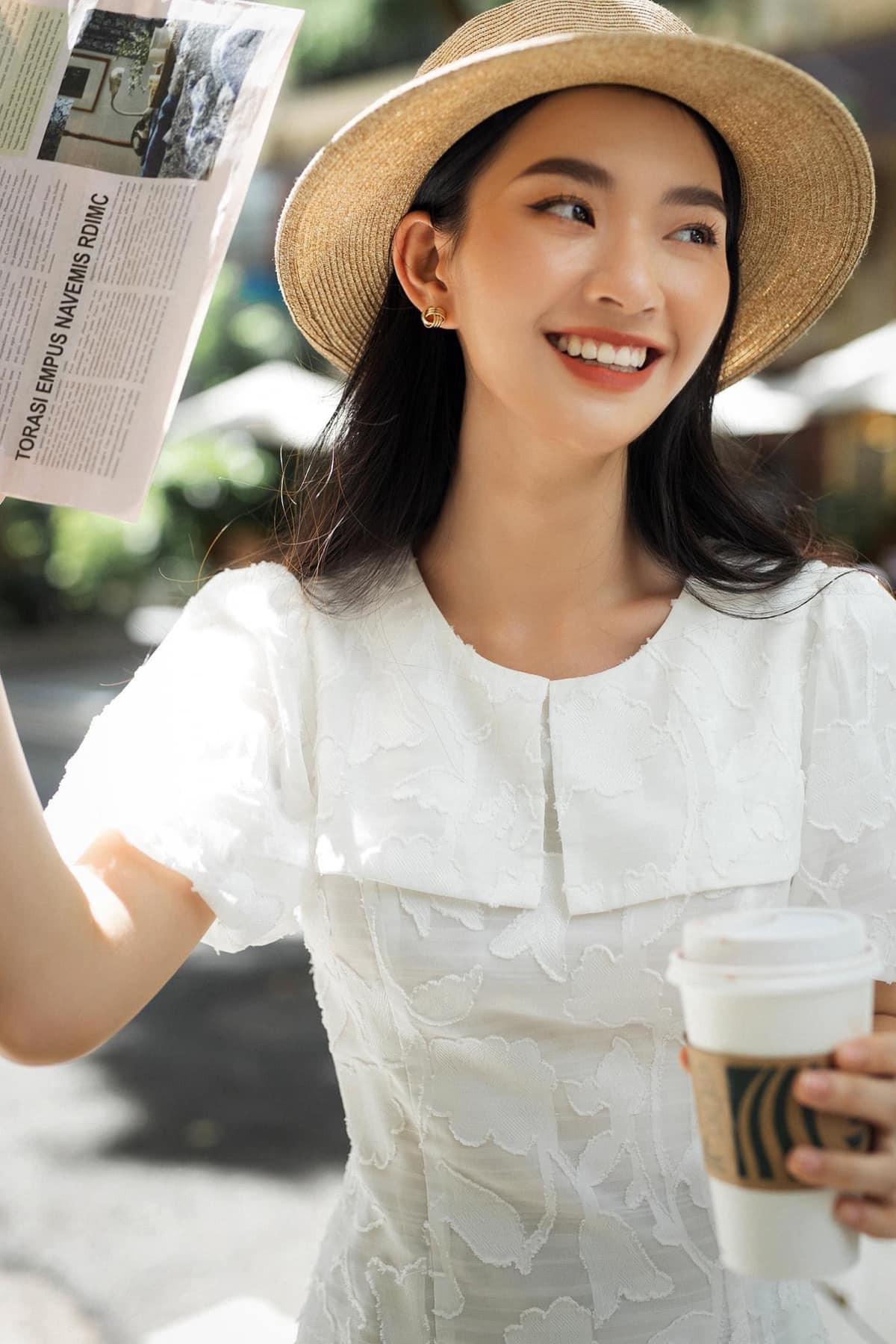 Sở hữu nét đẹp đậm chất Á Đông, nàng mẫu hiện là gương mặt được rất nhiều nhãn hàng lựa chọn.