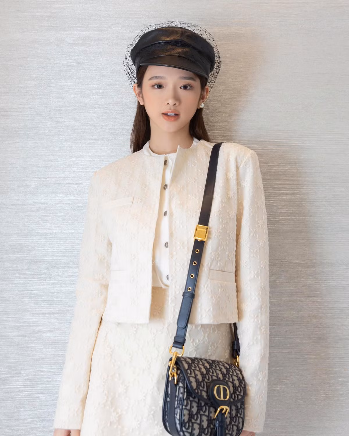 Mặc dù Linh Ka chưa chính thức vào showbiz nhưng cư dân mạng đã dần khẳng định cái tên này thu hút được không ít sự chú ý.