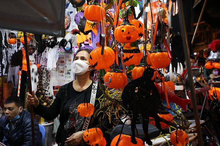 Giá thành của các loại sản phẩm cũng hết sức phong phú, từ vài chục cho đến vài trăm ngàn.