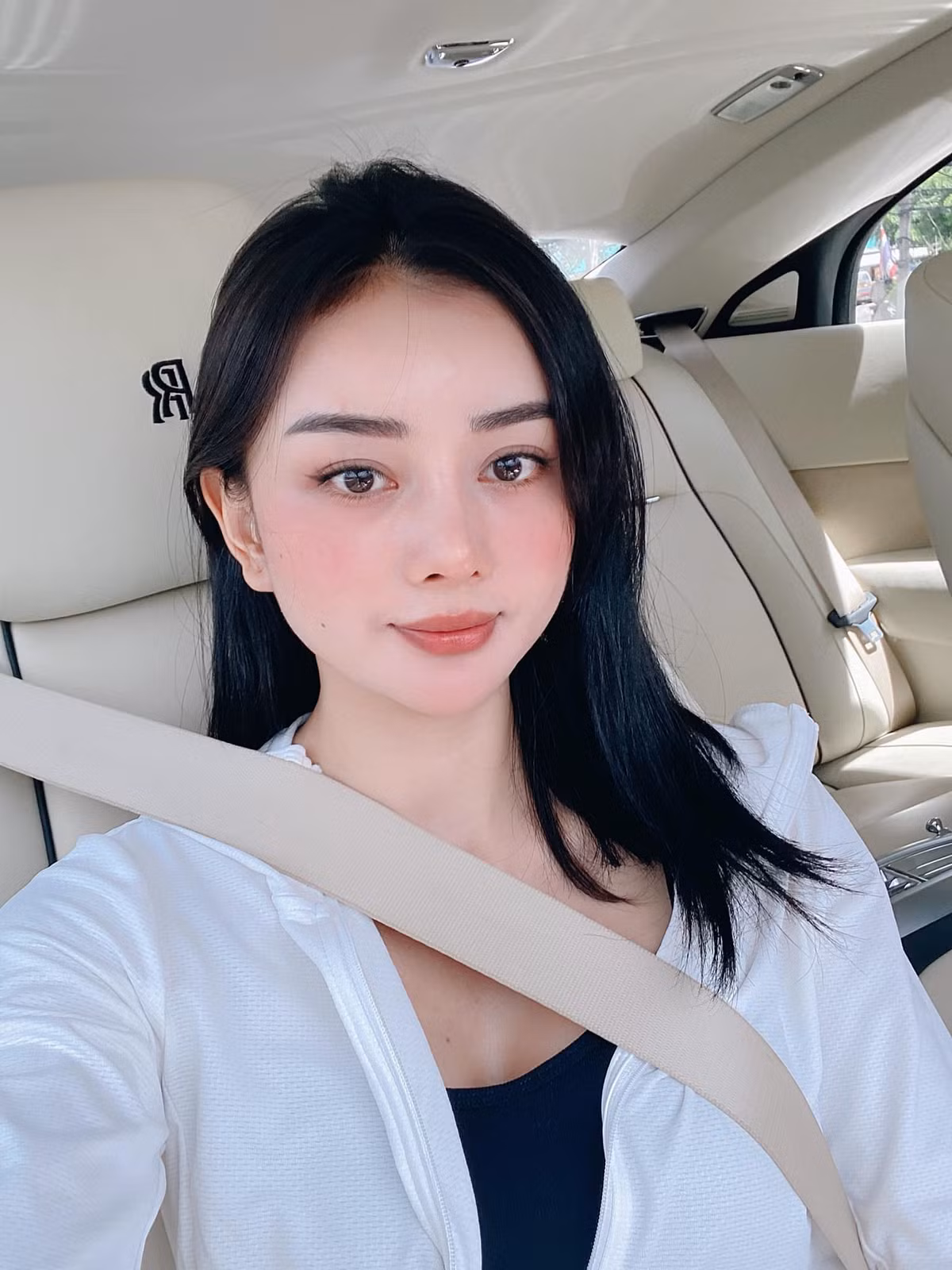 Dù chỉ khoe "sương sương" một vài hình ảnh căn bếp vậy thôi nhưng đủ hiểu cuộc sống làm dâu hào môn của Angela Chu hạnh sung sướng cỡ nào.