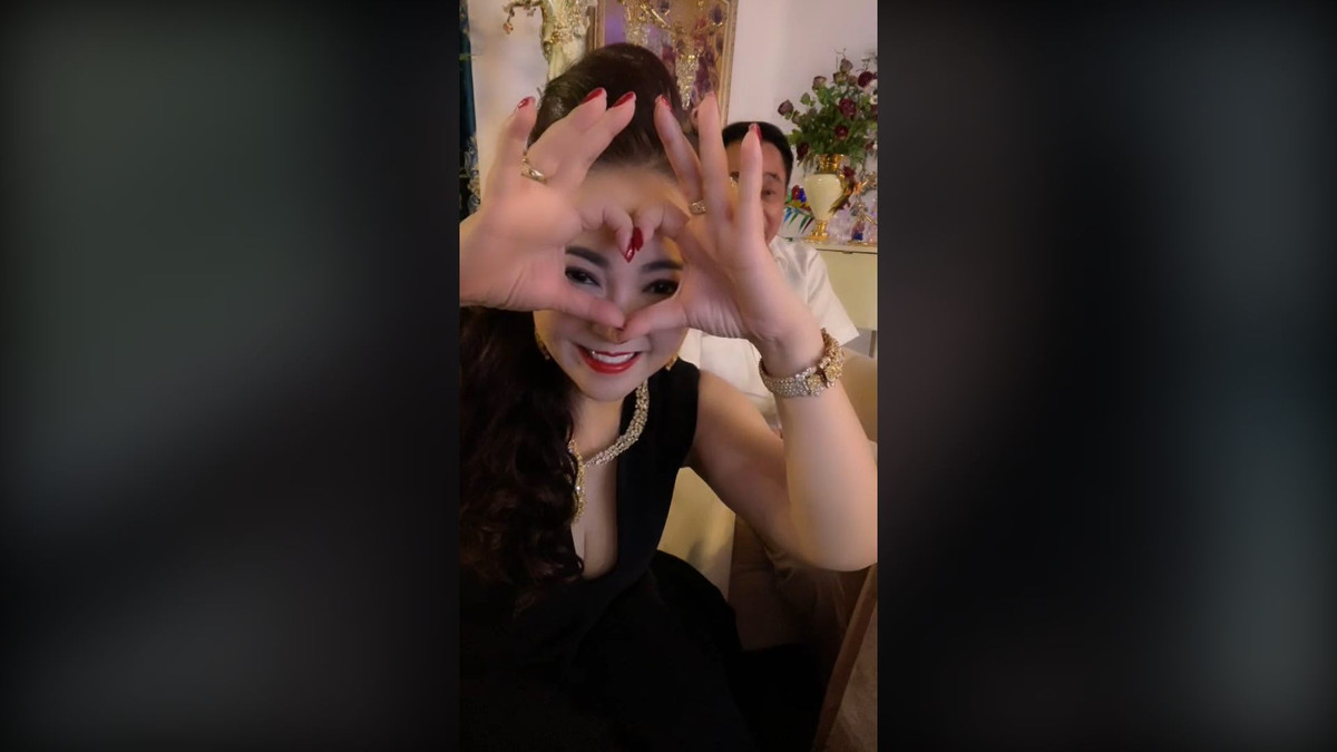 Thường xuyên gây chú ý mỗi lần livestream bằng nhiều màn phản pháo đanh thép, không ai ngờ rằng cuộc sống đằng sau đó của bà Nguyễn Phương Hằng lại vô cùng thú vị.