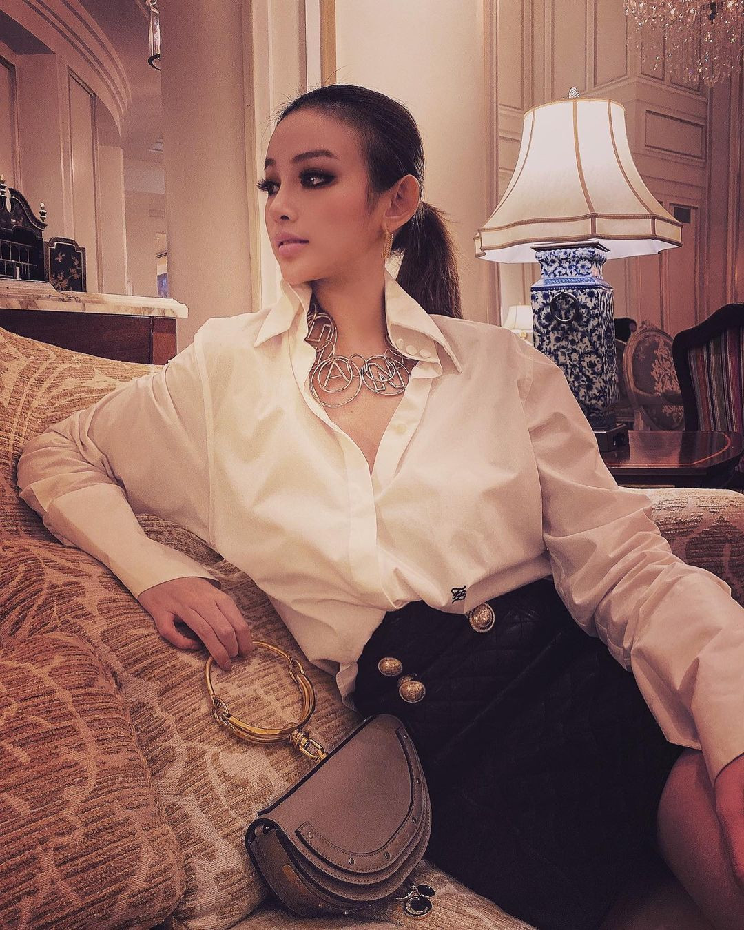 Huyền Baby vẫn nhận được sự chú ý nhờ cuộc sống giàu có, vẻ ngoài sang chảnh, quyến rũ.