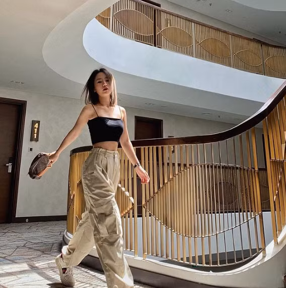 Với mức chi phí đắt đỏ, cưỡi ngựa là môn thể thao được các tiểu thư Việt yêu thích, và Thảo Trinh cũng là nhân vật không ngoại lệ.