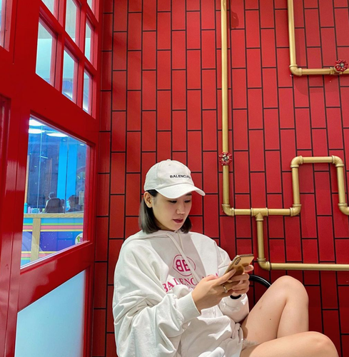 Vì đang theo học ở trường "con nhà giàu" nên Thảo Trinh cũng không thoát khỏi những nick name như rich kid, tiểu thư.