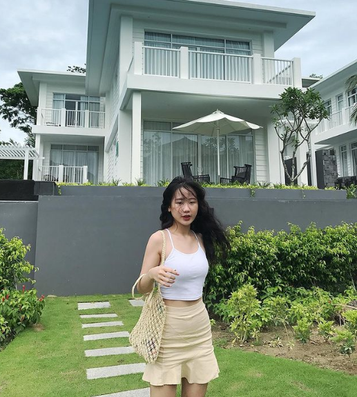 Thảo Trinh đang giúp gia đình quản lý 1 khách sạn nhỏ ở TP HCM nên kinh tế cũng khá ổn định để theo đuổi đam mê. Ảnh: Tổng hợp