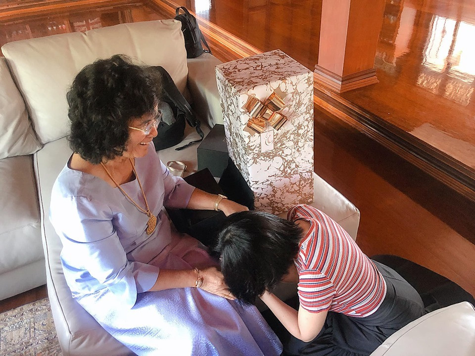 Theo Angela Chu cho biết, mẹ chồng cô luôn thoải mái, vui vẻ với con dâu, đặc biệt còn thường xuyên hỏi han và nấu những món ăn ngon để bồi bổ.