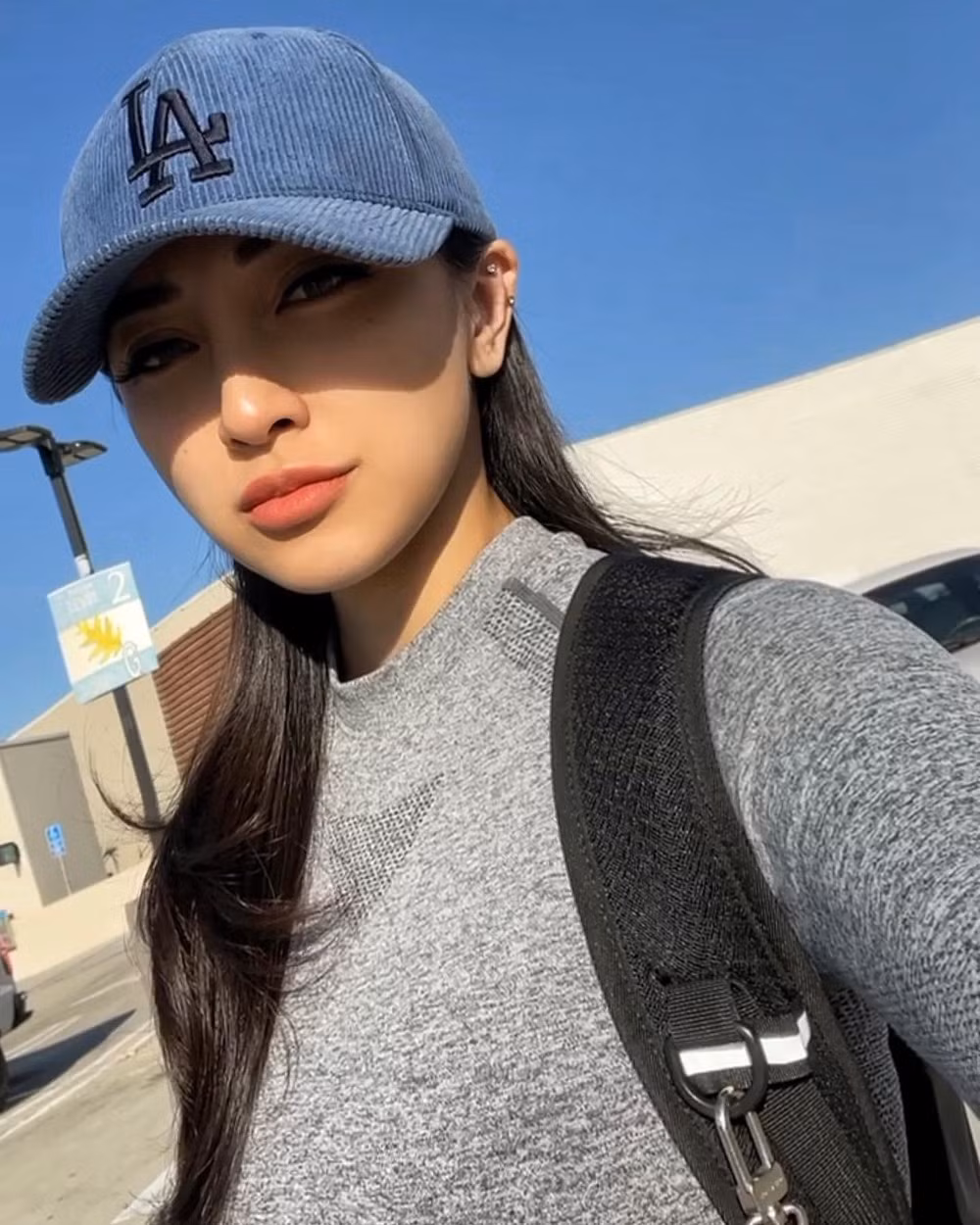 Vốn là người kín tiếng nên cư dân mạng không thể khai thác nhiều thông tin từ cô nàng. Cho đến khi nữ rich kid chia sẻ về bản thân và gia cảnh của mình trong vlog đầu tay, netizen mới hiểu hơn về cô gái này.