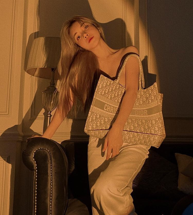 Mỗi món đồ mà Trang Anna tậu cho mình đều có giá trị "khủng", hội chị em đều ao ước và thực sự ngưỡng mộ.