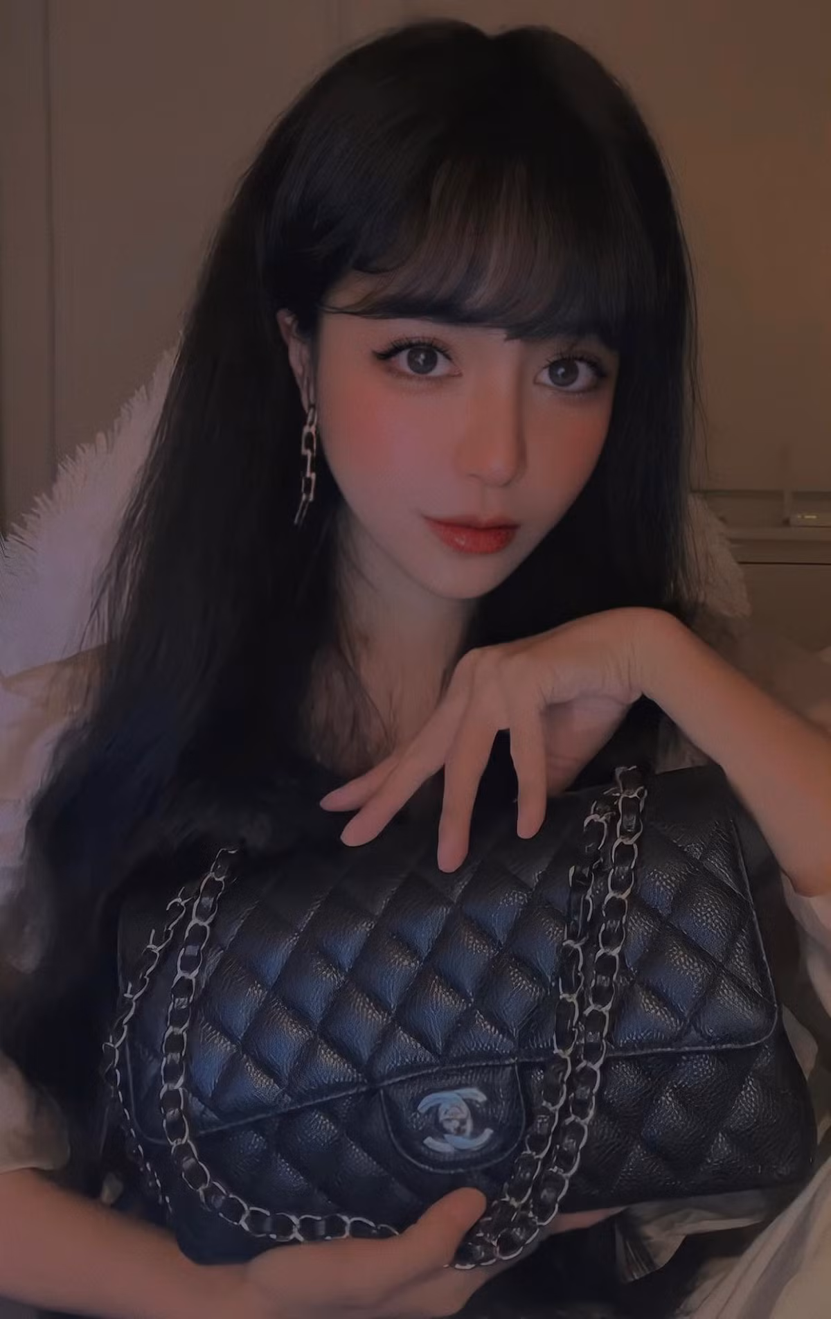 Cặp đôi đã tính tới chuyện kết hôn và sẽ diễn ra trong tương lai gần. Ngoài ra, cô nàng còn tập trung vào việc kinh doanh thời trang, mỹ phẩm của mình. Ảnh: Tổng hợp