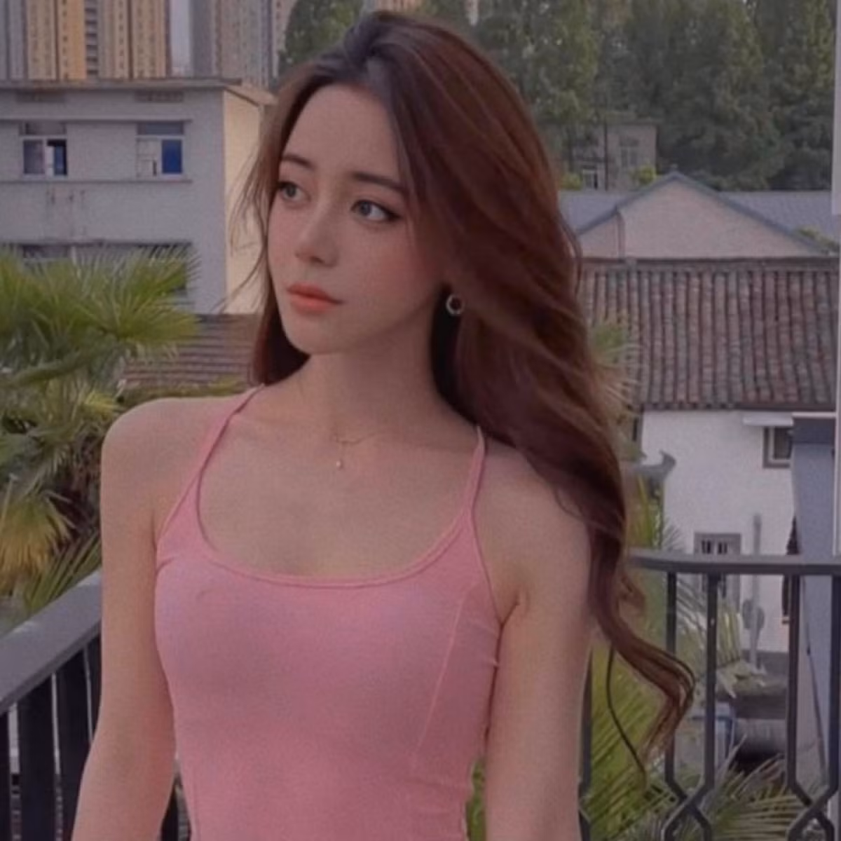Ngoài gây mê về sắc vóc, hot girl Trang Anna còn nhiều lần làm cư dân mạng choáng bởi những màn khoe đồ hiệu, cuộc sống như bà hoàng.