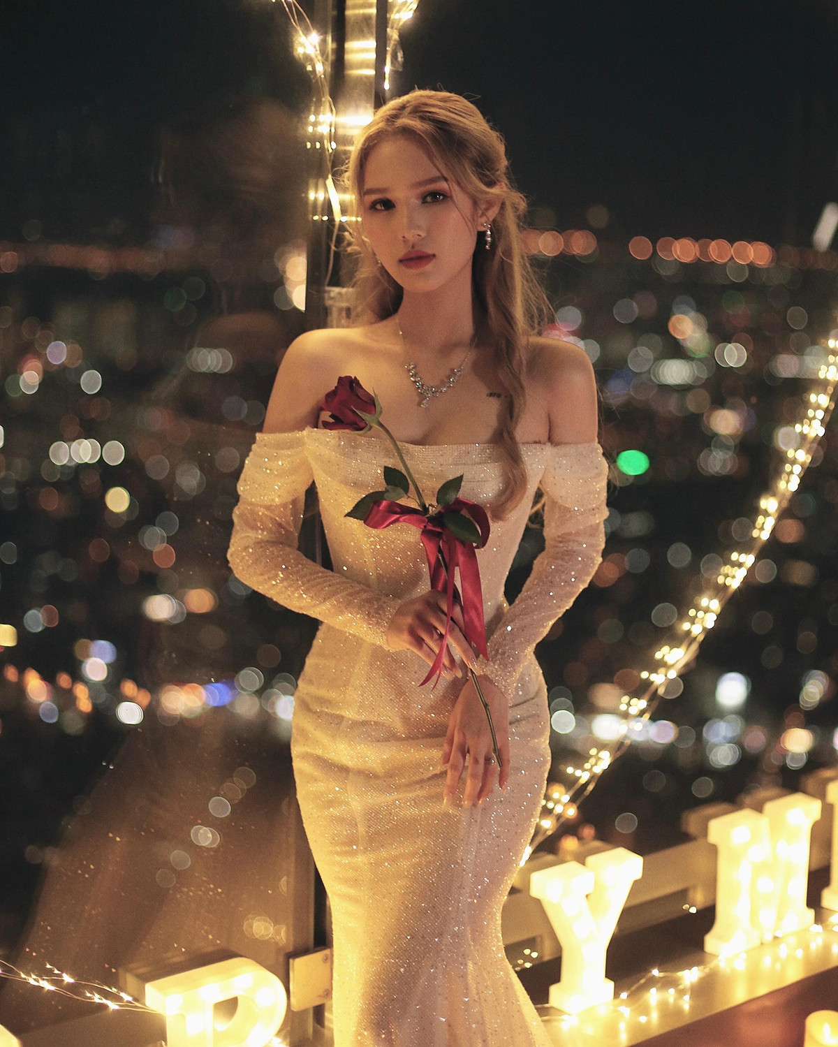 Cô cho biết đã nói lớ từ năm lớp 1 vì gia đình là người miền Bắc nhưng lớn lên ở miền Nam. Thậm chí Xoài Non ngày xưa còn bị cô giáo la vì phát âm lớ lớ như vậy.