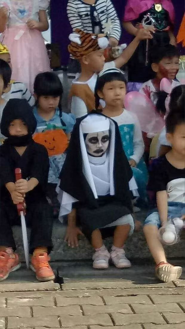 Em bé Valak bỗng nổi bật hơn bao giờ hết.