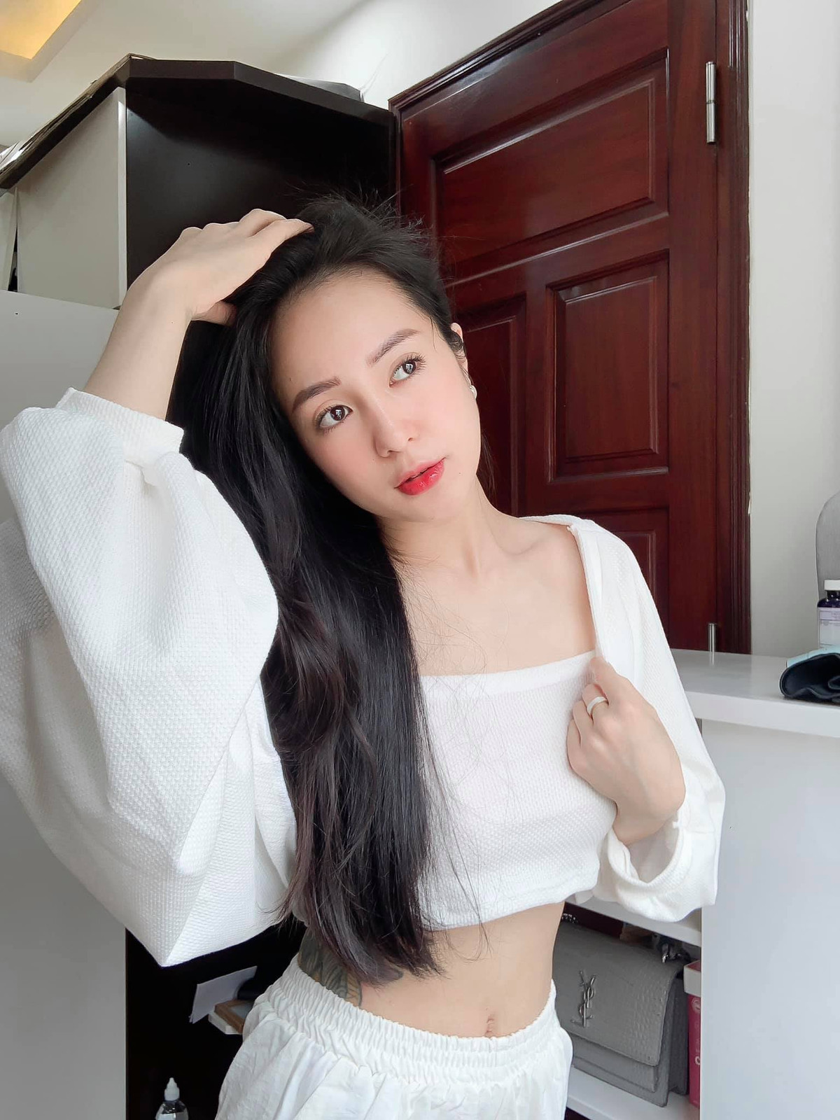 Được biết, trong quá trình nuôi con Thanh Thủy tích cực cho con bú nên cô nàng về dáng khá nhanh.