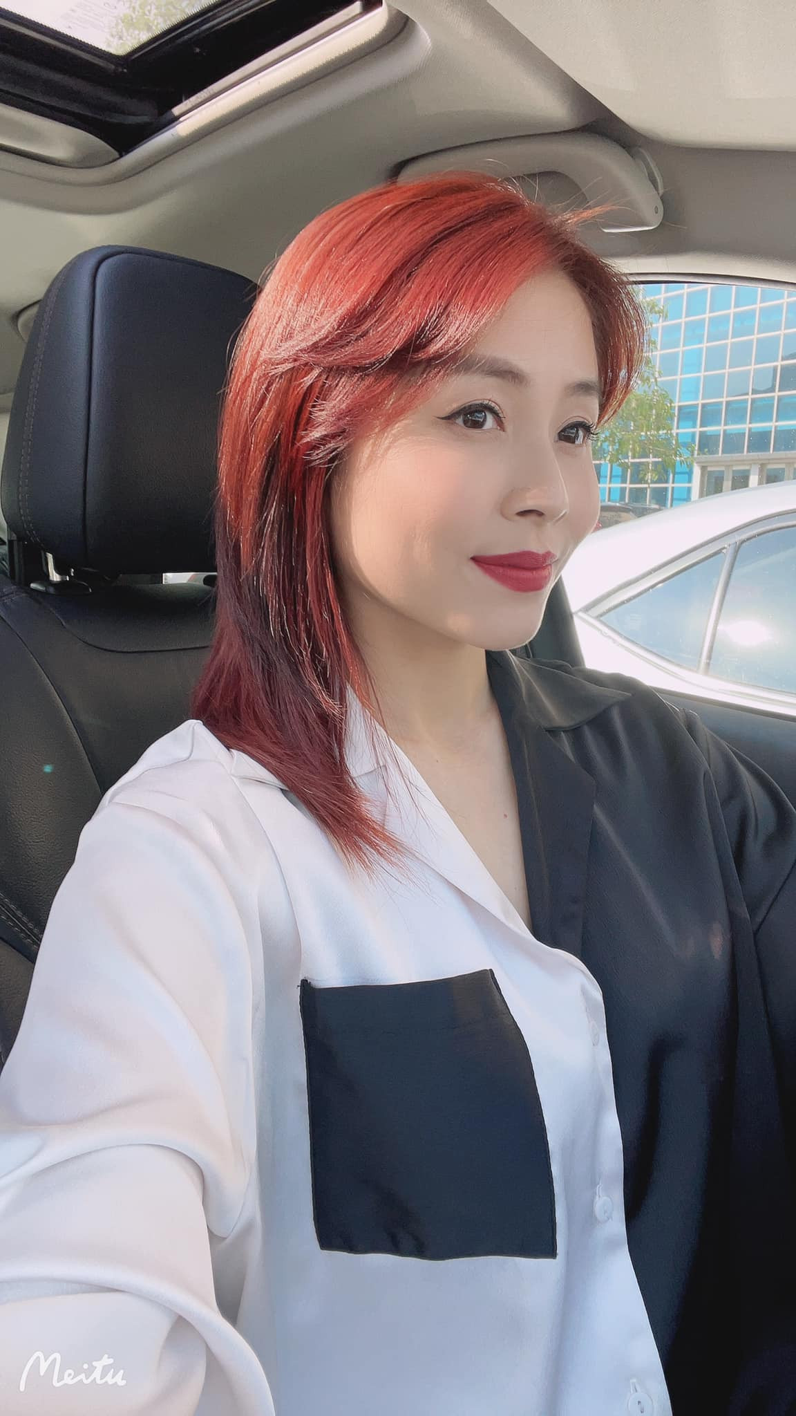 Nữ MC VTV gây ấn tượng bởi vóc dáng khỏe khoắn, săn chắc dù đã chạm ngưỡng U40, là bà mẹ của hai con.