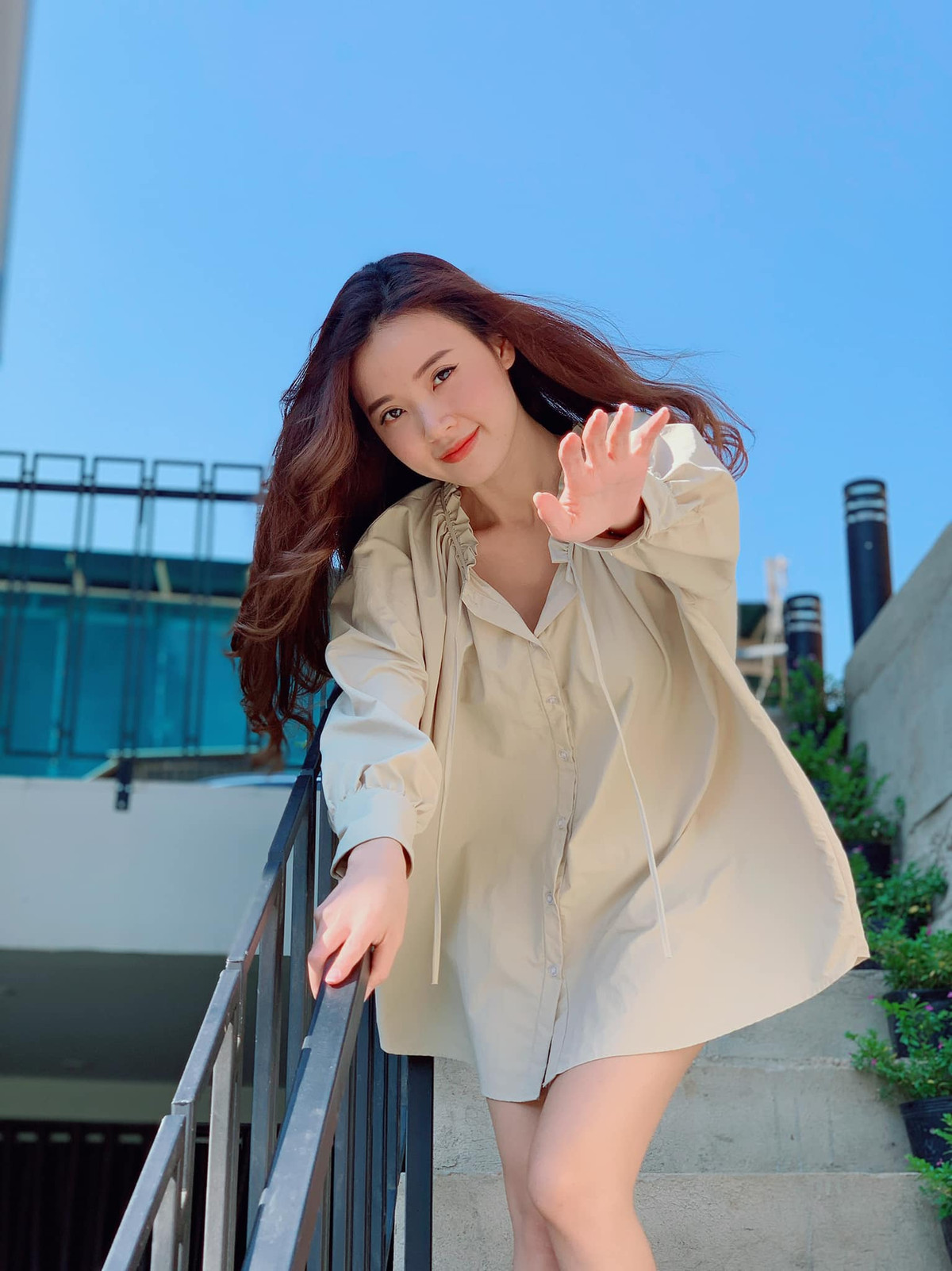 Bên cạnh đó, không ít cư dân mạng cũng thể hiện sự cảm thán trước nhan sắc quá đỗi đằm thắm của cô nàng.