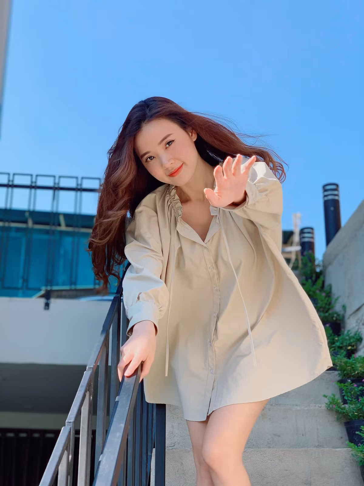 Bên cạnh đó, không ít cư dân mạng cũng thể hiện sự cảm thán trước nhan sắc quá đỗi đằm thắm của cô nàng.