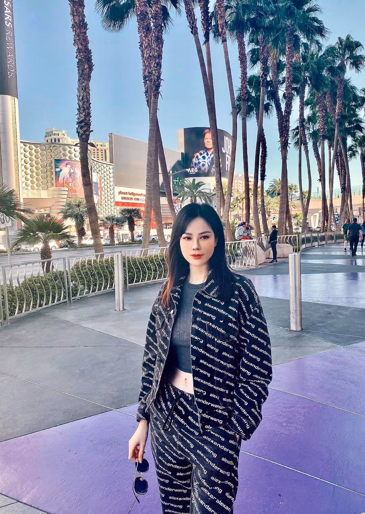 Dù trải qua 2 lần sinh nở, chuẩn bị bước vào tuổi 40 nhưng ngoại hình của Đào Lan Phương đúng chuẩn các người đẹp hiện nay.