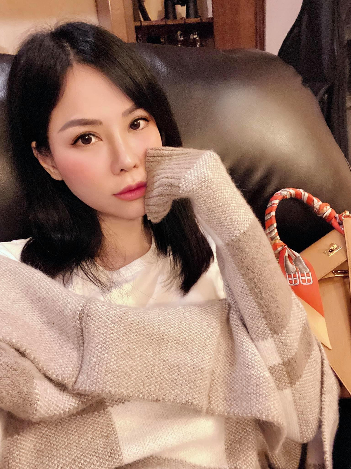 Được biết đến là con dâu tỷ phú Hoàng Kiều, Đào Lan Phương không phụ sự mong đợi của netizen khi thường xuyên cập nhật hình ảnh sống trong nhung lụa trên trang cá nhân.