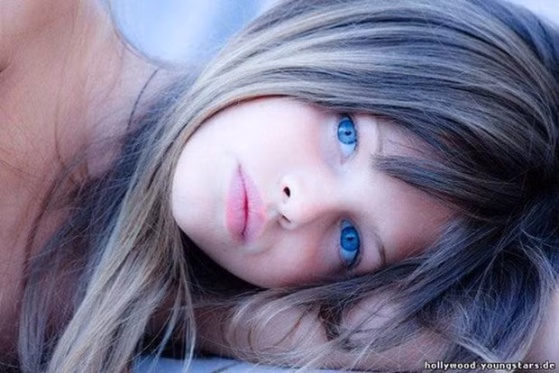 Thời điểm đó, nàng mẫu nhí nổi danh trên thế giới, được nhiều nhãn hàng thời trang mời làm gương mặt đại diện.