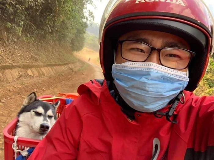 Nếu không đi xe khách thì cùng "phượt" về quê ăn Tết cùng các "sen" như này đây.