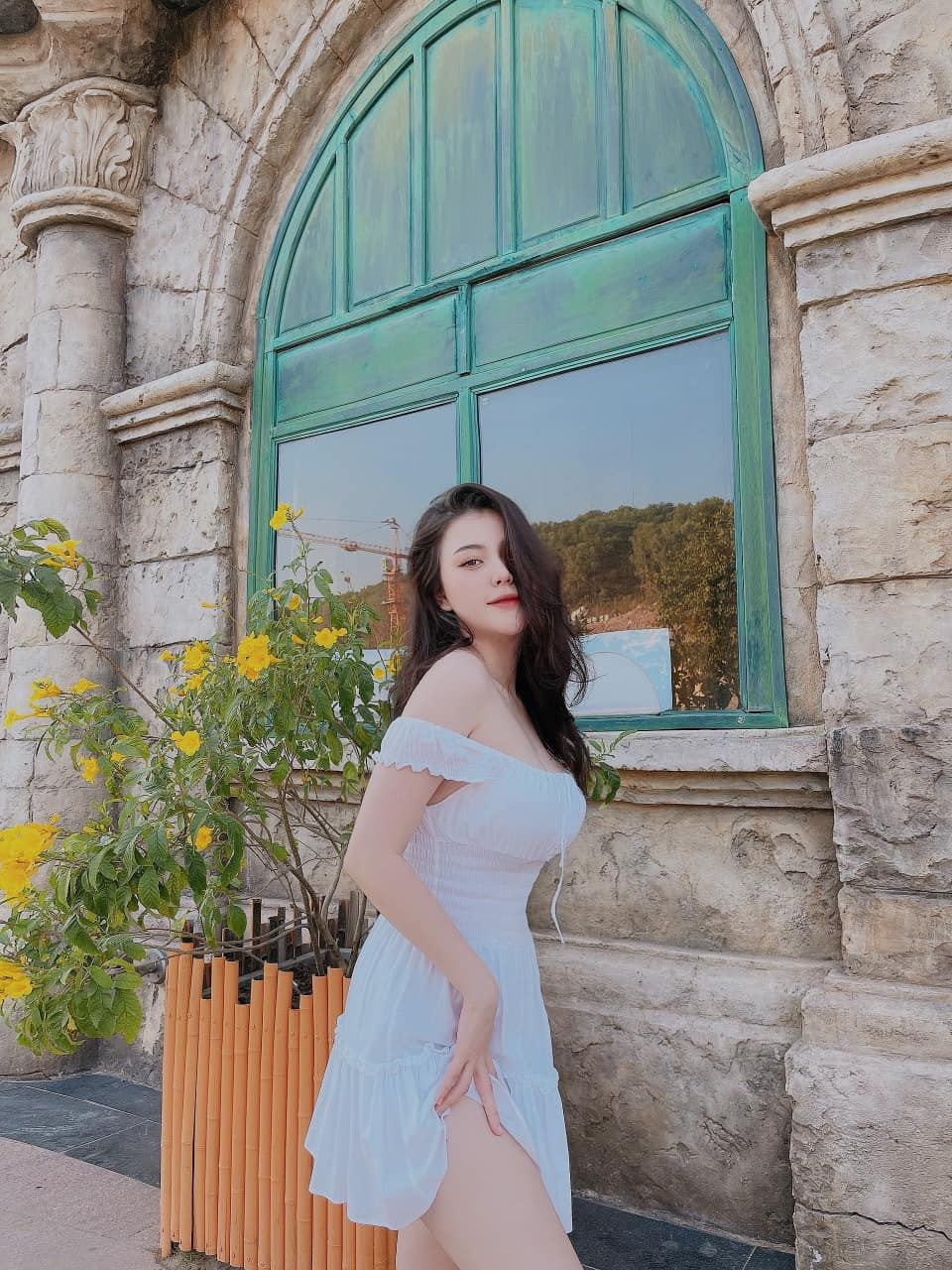 Mặc dù vậy vẫn có người bình luận xin Nhật Anh bí quyết có được hình thể đẹp cùng những nhận xét khen ngoại hình.