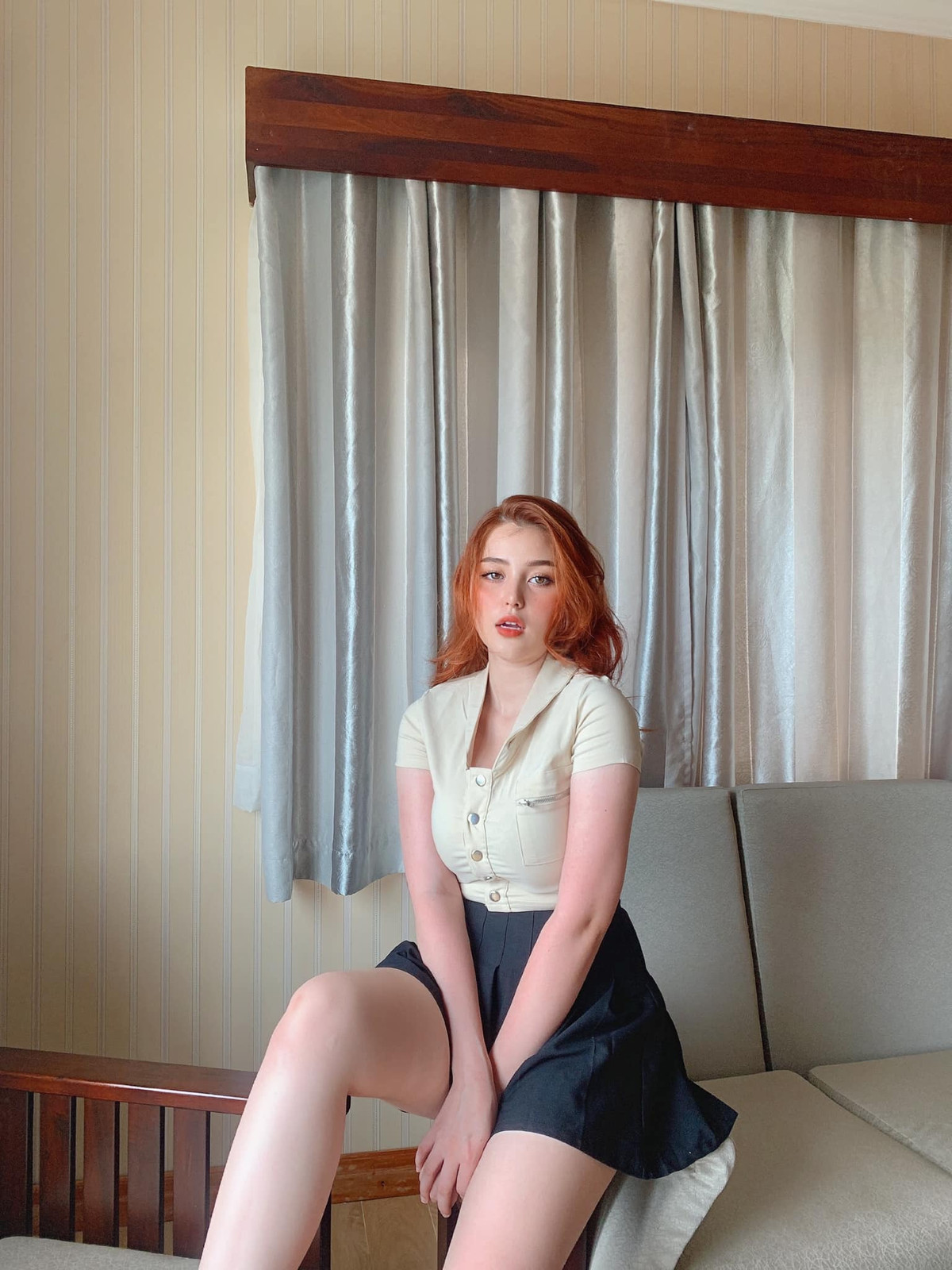 Vóc dáng phổng phao cùng với gương mặt đẹp khiến cô trở nên nổi tiếng.