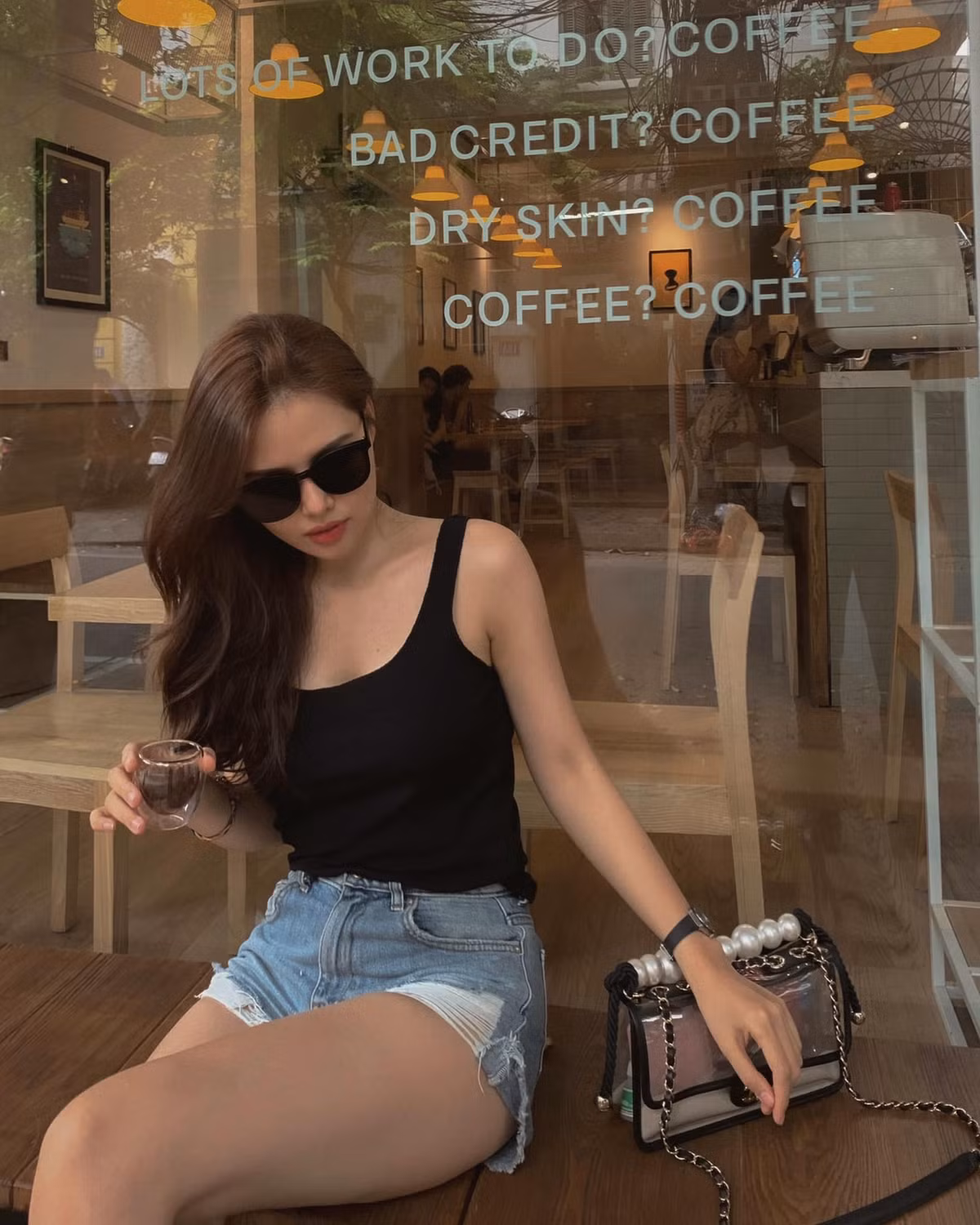 Từ khi kết hôn với chồng đại gia, Phanh Lee cũng tập nữ công gia chánh và thường xuyên chia sẻ trên trang cá nhân những món ăn đẹp mắt do chính mình chuẩn bị.