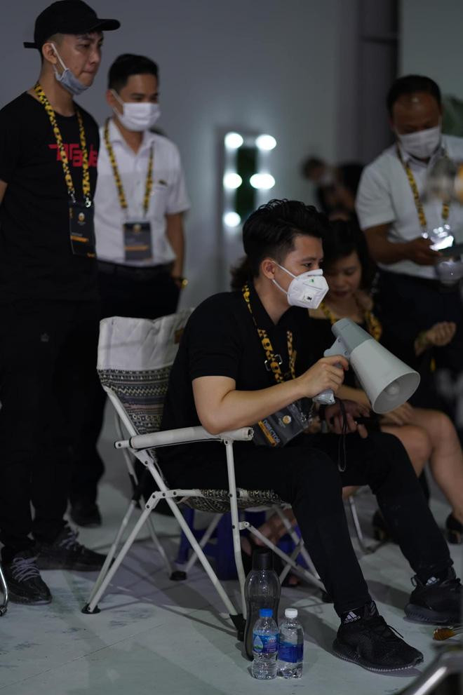 Trên trang cá nhân, anh thường xuyên khoe ảnh về bản thân, ngoại hình của nam diễn viên đã có sự thay đổi, phong độ hơn.