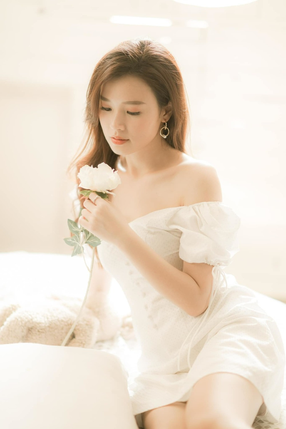 Dưới bài đăng, nhiều bạn bè và fan đã bày tỏ sự ngưỡng mộ về tài năng kinh doanh bất động sản của cựu hot girl này.