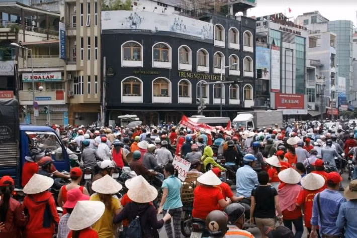 Hang nghin tieu thuong cho An Dong tran ra duong bai thi-Hinh-3