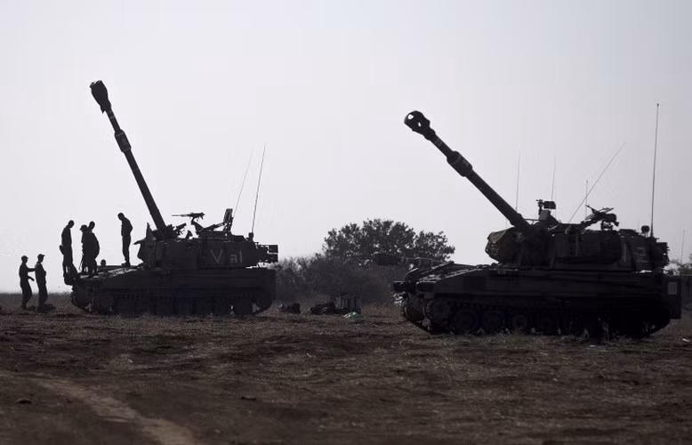 Nhưng thực tế lại cho thấy rằng trong các trận chiến, tiêm kích F-16 của Thổ Nhĩ Kỳ chủ yếu ném bom, chỉ thỉnh thoảng mới sử dụng tên lửa AGM-65 Maverick để tấn công mặt đất.