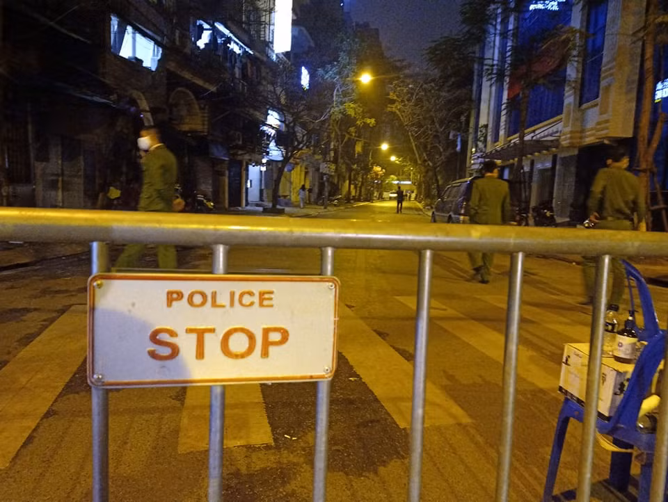 Ha Noi xac nhan mot phu nu mac COVID-19 o Truc Bach, ca thu 17 o Viet Nam-Hinh-2