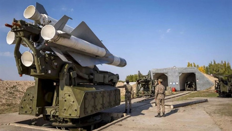 Thiết bị điện tử của tổ hợp S-200 đều là công nghệ của thập niên 1960 đã quá lạc hậu trong thời đại kỹ thuật số, nó dễ dàng bị đối phương chế áp làm vô hiệu hóa.