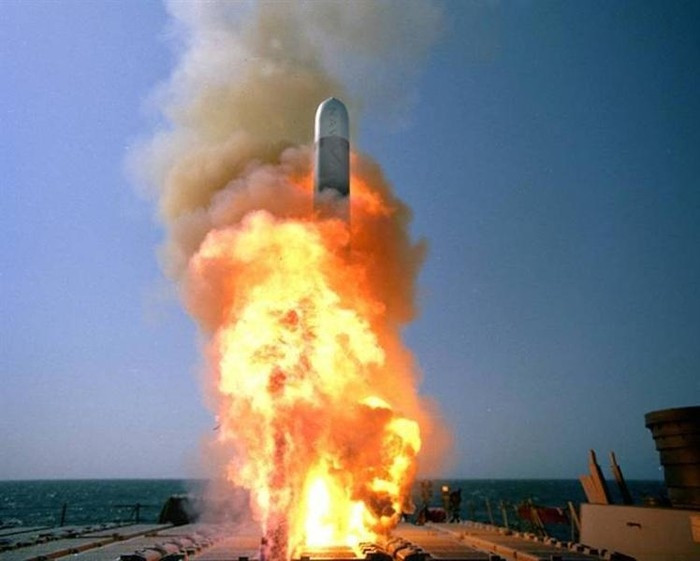 Tiết lộ về nguyên nhân khiến Hải quân Mỹ quyết thực hiện gói nâng cấp Tomahawk, ông Byran McGrath, quan chức cấp cao thuộc Hải quân Mỹ cho biết, Washington đã không trang bị thêm bất kỳ lớp tàu chiến nào có thể phóng tên lửa diệt hạm từ năm 1999 đến nay.