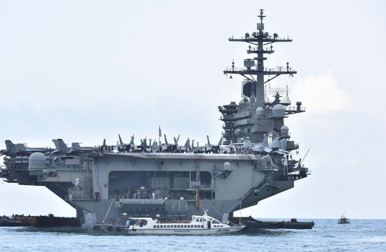 Trong số các loại máy bay tàu sân bay Mỹ mang theo, chiếm số lượng nhiều nhất vẫn là tiêm kích hạm F/A-18E/F Super Hornet. Đây được coi là loại tiêm kích hạm thành công nhất thế giới.