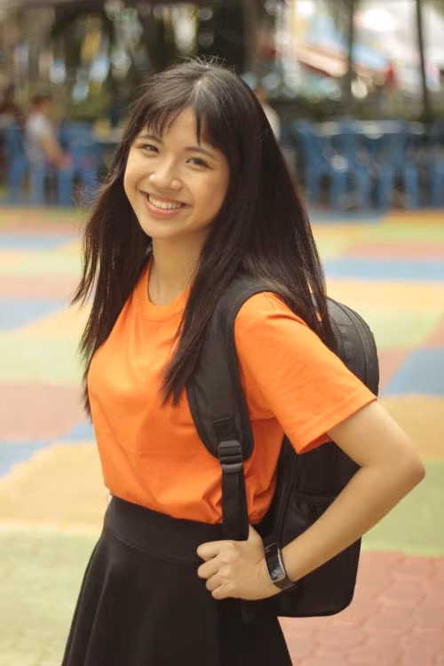 Sinh ra theo cách hơi khác biệt, nên việc ước mơ trở thành một bác sĩ giỏi của Lan Thy cũng là để cô bạn “trả ơn” ngành y của nước nhà. Lan Thy dự định thi khối B vào ngành Y đa khoa của Đại học Y khoa Phạm Ngọc Thạch và coi đó là bước đệm vững chắc để hoàn thành ước mơ. 