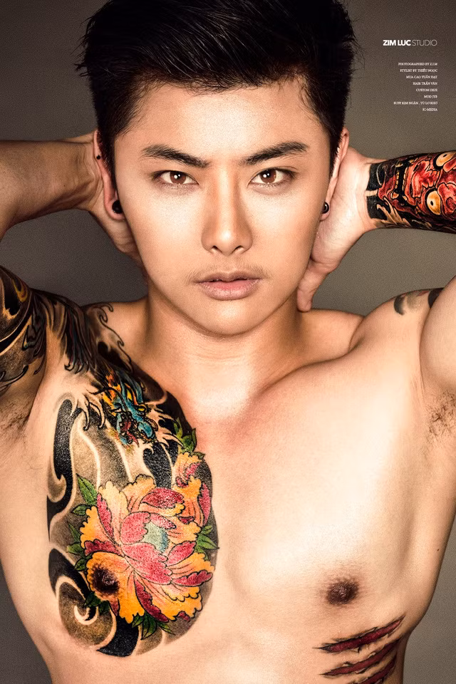 Ngày nay, việc chuyển giới tại Thái Lan được giới trẻ thực hiện phổ biến và công khai hơn, tuy nhiên để có thể chuyển đổi từ thân thể con gái thành nam thần 6 múi hoàn hảo như JYB thì còn khá hiếm.