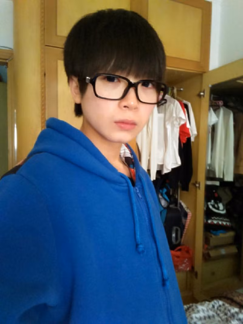 Sau lần đó, tên tuổi của thầy giáo trẻ được vang danh nhiều hơn, từ học sinh trong trung tâm đến dân mạng đều không ngớt lời khen ngợi về khả năng cosplay giả gái của Crome Moe.