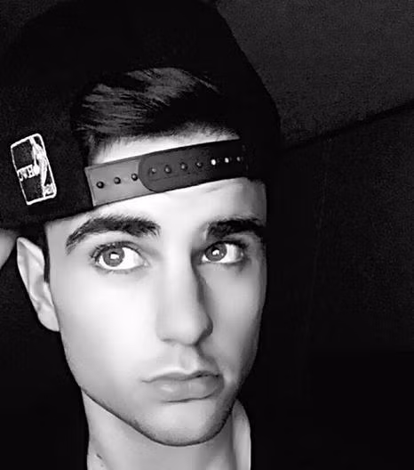 Giảm số lượng cân lớn trong khoảng thời gian ngắn, bên cạnh việc áp dụng chế độ ăn kiêng hợp lý, anh chàng đẹp trai cũng phải tích cực tập gym để duy trì vóc dáng.