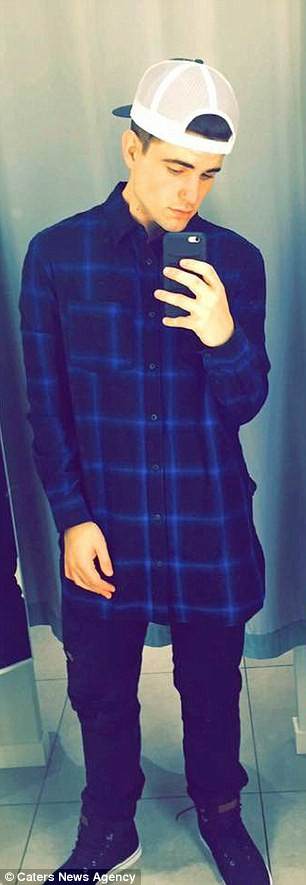 Chàng trai trẻ bắt đầu với phương pháp ăn kiêng mang tên Atkin - lowcarb diet. Phương pháp này khá đơn giản, nó không đòi hỏi người ăn kiêng phải nhịn đói để ép cân. Người thực hiện chỉ cần áp dụng và tính toán khẩu phần ăn mỗi ngày sao cho ăn hạn chế nhất tinh bột , riêng thịt có thể ăn thả ga.