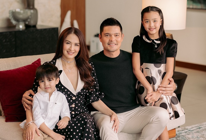 “Mỹ nhân đẹp nhất Philippines" Marian Rivera đón năm mới bên chồng con. Ảnh: Instagram.