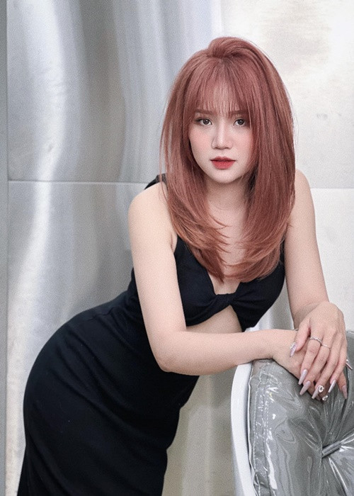 Thu Trang khéo diện đồ khoe dáng.