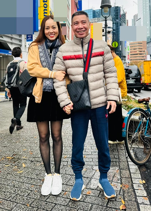 Công Lý được vợ đưa sang Nhật Bản vào tháng 11/2023 để phục hồi sức khỏe.