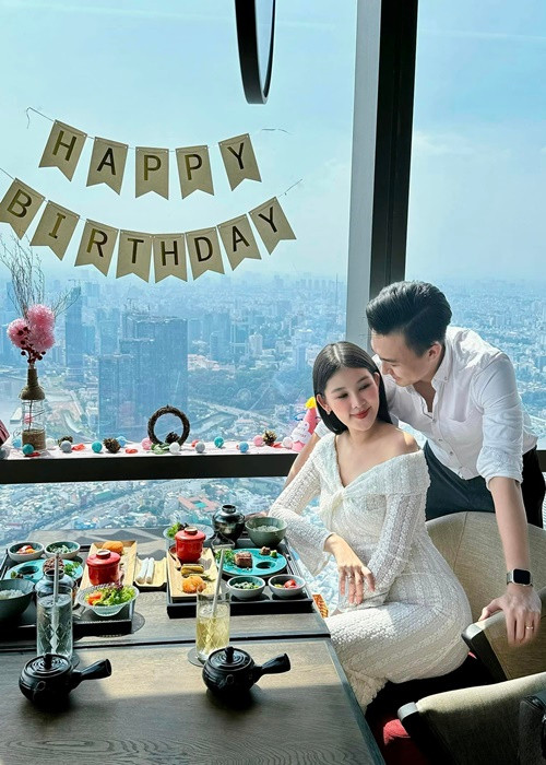 Căn nhà là món quà Phan Tô Ny tặng Ngân Anh.