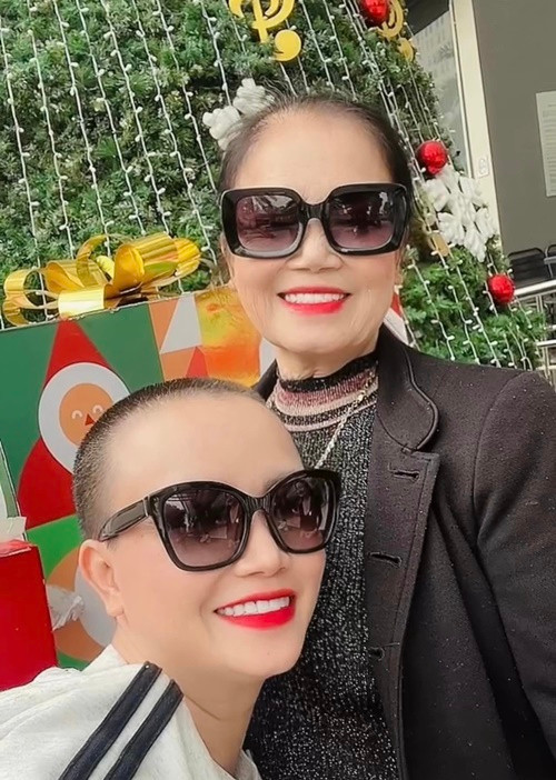 Nữ diễn viên hiện có cuộc sống bình yên sau 4 lần ly hôn.