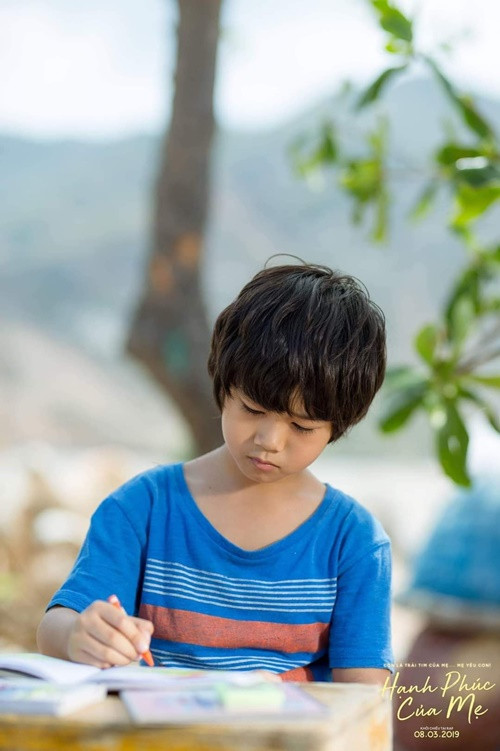 Vai diễn đáng chú ý nhất cho đến nay của Huy Khang là vai cậu nhóc tự kỷ Tim trong phim điện ảnh Hạnh phúc của mẹ của đạo diễn Huỳnh Đông.